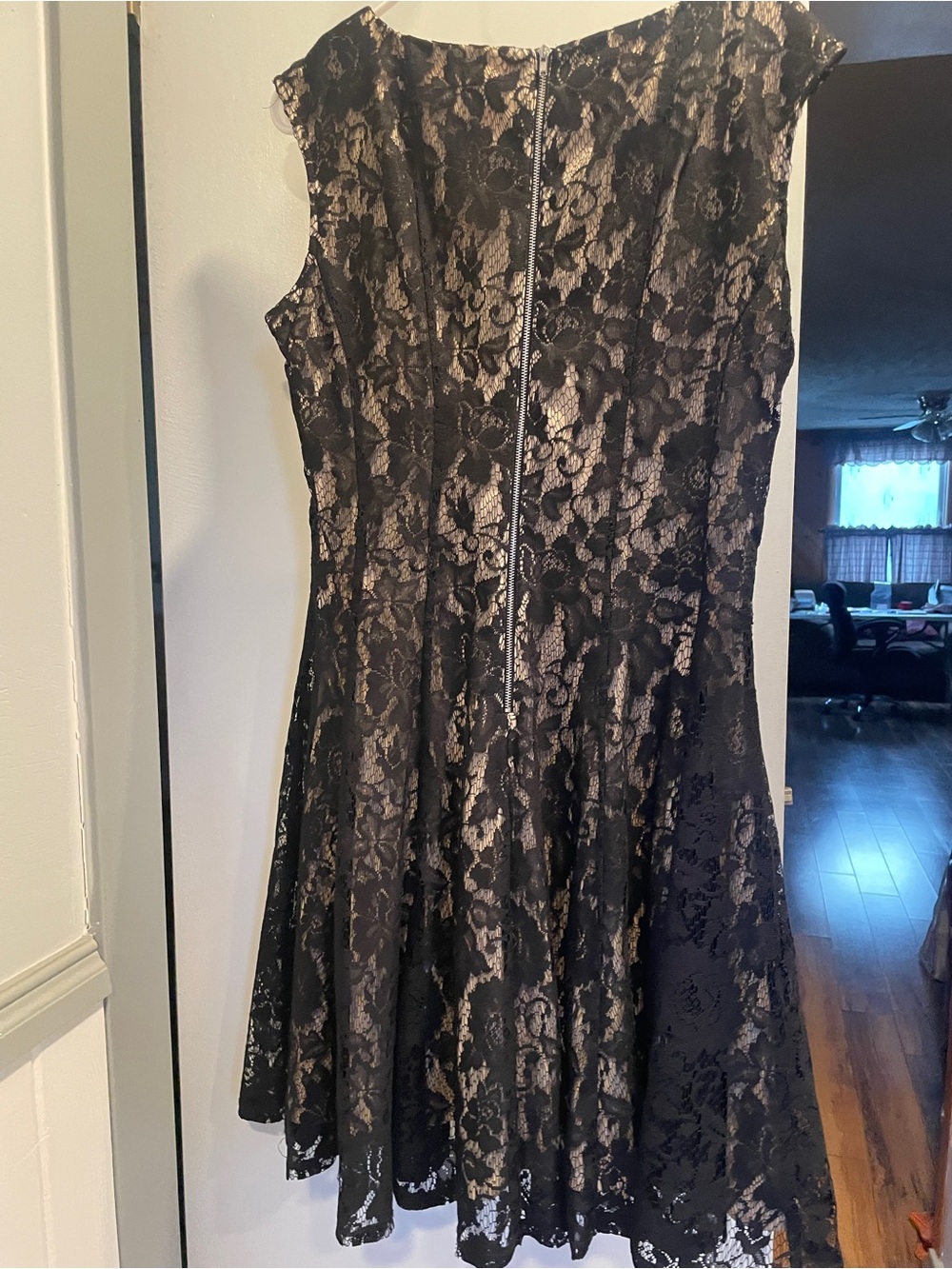 Danny & Nicole Black Lace Fit-and-Flare Midi Dress size 14 - Picture 4 of 4